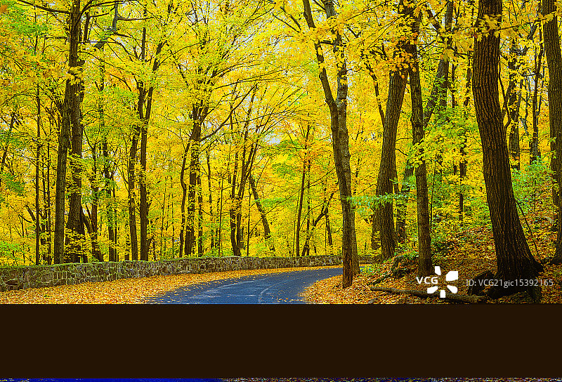 魔鬼湖的秋色图片素材