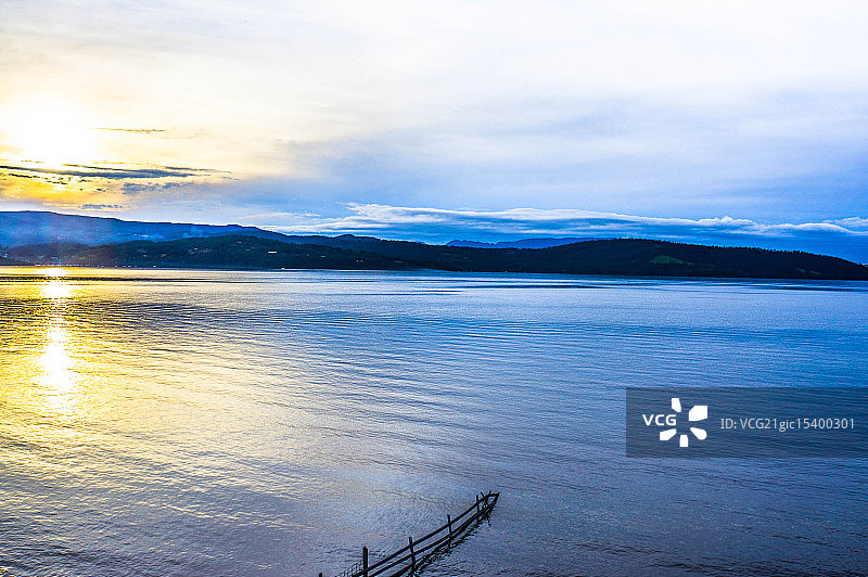 布鲁尼岛日落图片素材