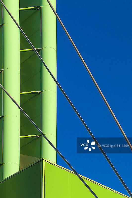 蓝调中的激增图片素材