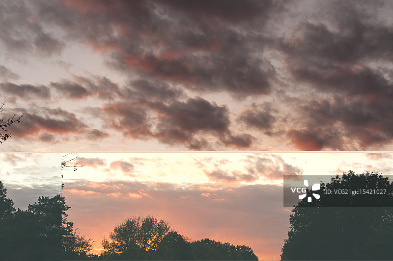 日落时的层积云图片素材