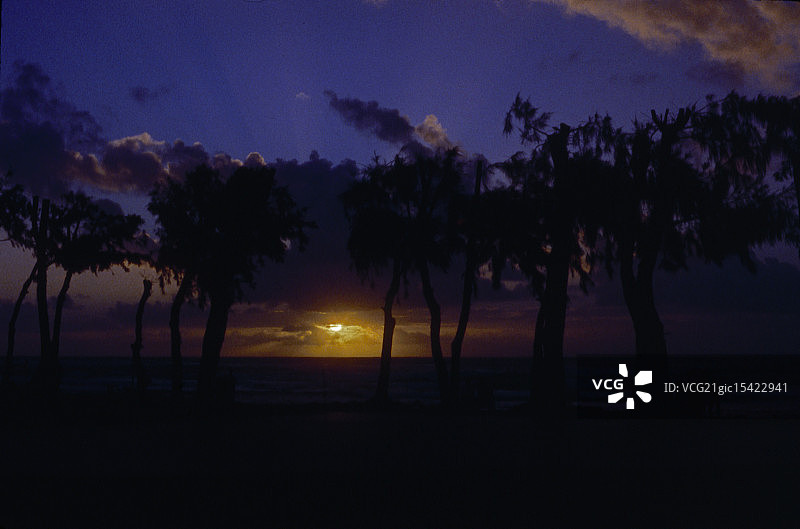 怀卢阿日出图片素材