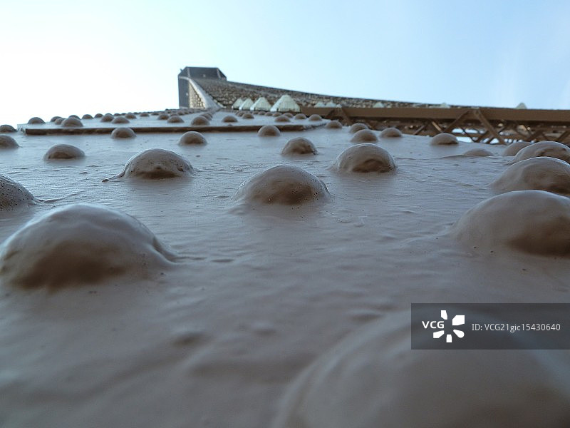 塔上的铆钉图片素材