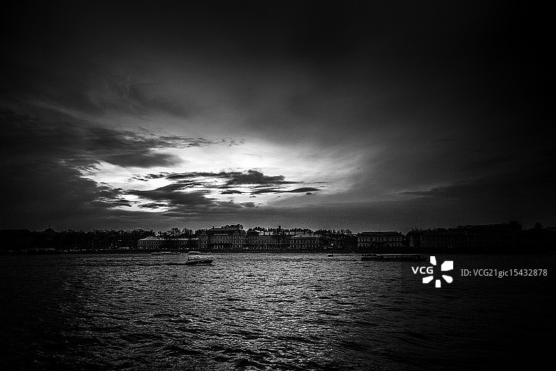 涅瓦河上的日落图片素材