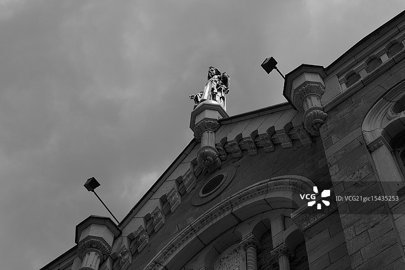 阳光下的雕像图片素材