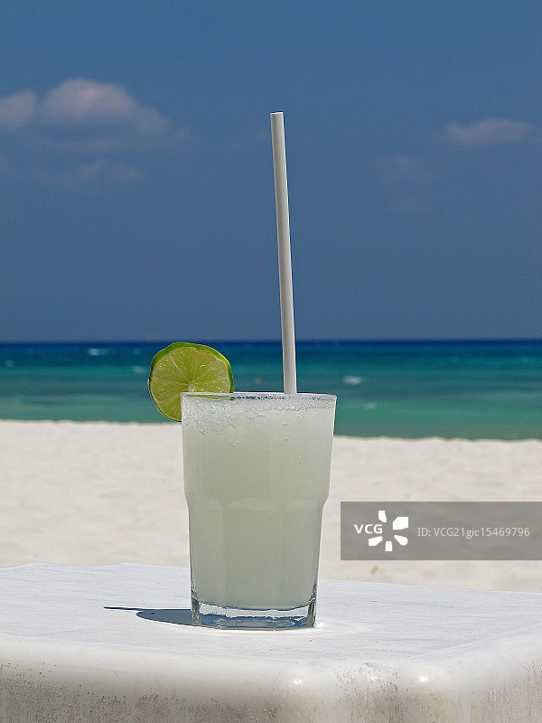 海滩欢乐时光图片素材