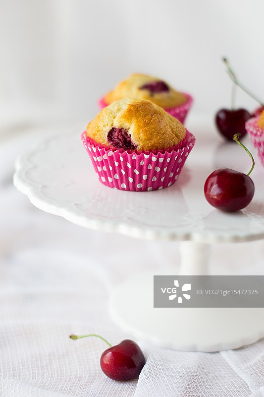 樱桃纸杯蛋糕图片素材