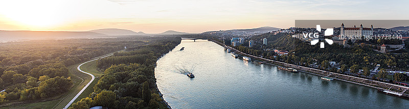 布拉迪斯拉发的日落图片素材