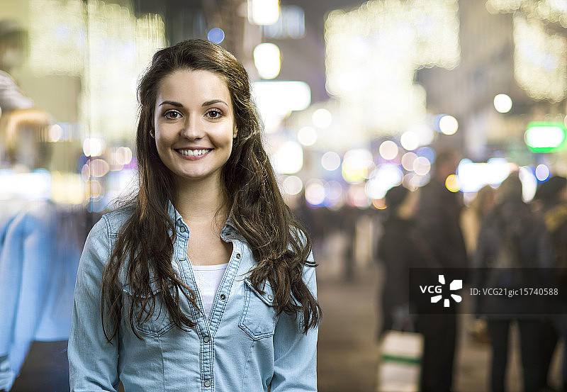 购物的女孩图片素材