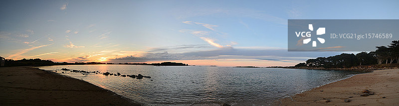 法国拉尼翁附近的大岛图片素材