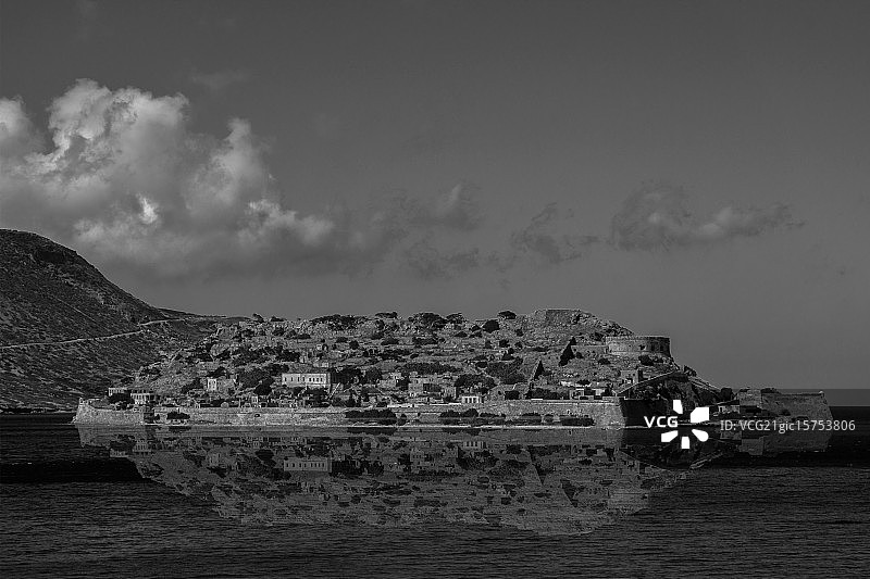 斯皮纳隆加岛倒影图片素材