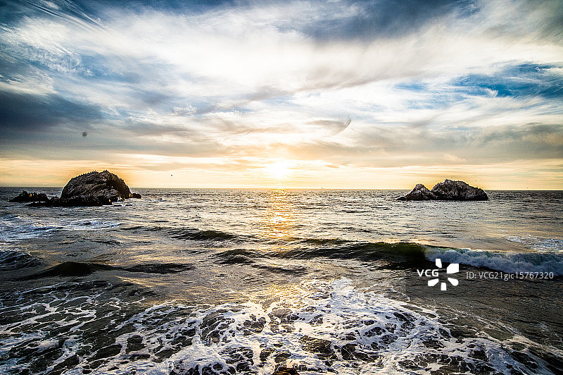 金色波浪图片素材