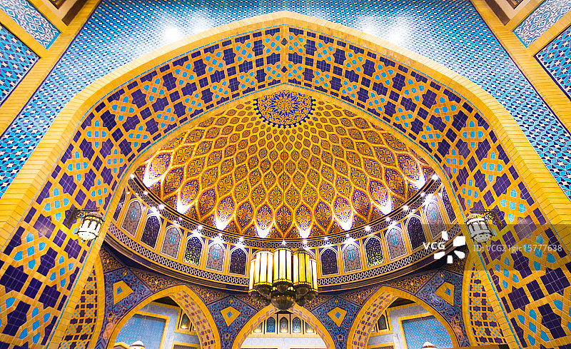 波斯庭院的拔都泰穹顶图片素材