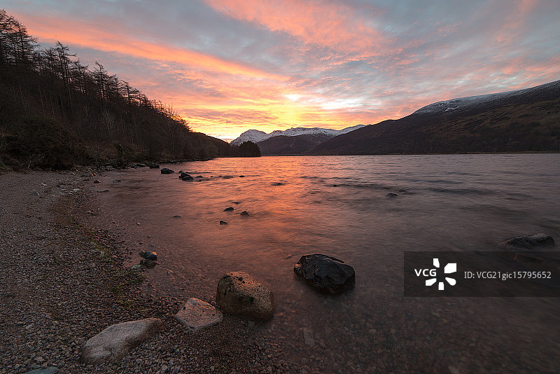 恩纳代尔湖的日出图片素材