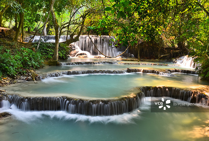 光西瀑布图片素材