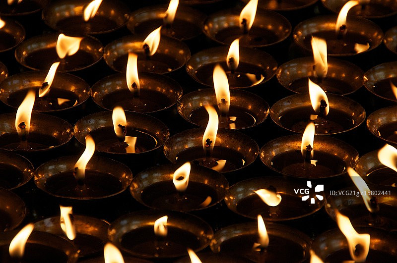 油灯，蓝毗尼，尼泊尔图片素材