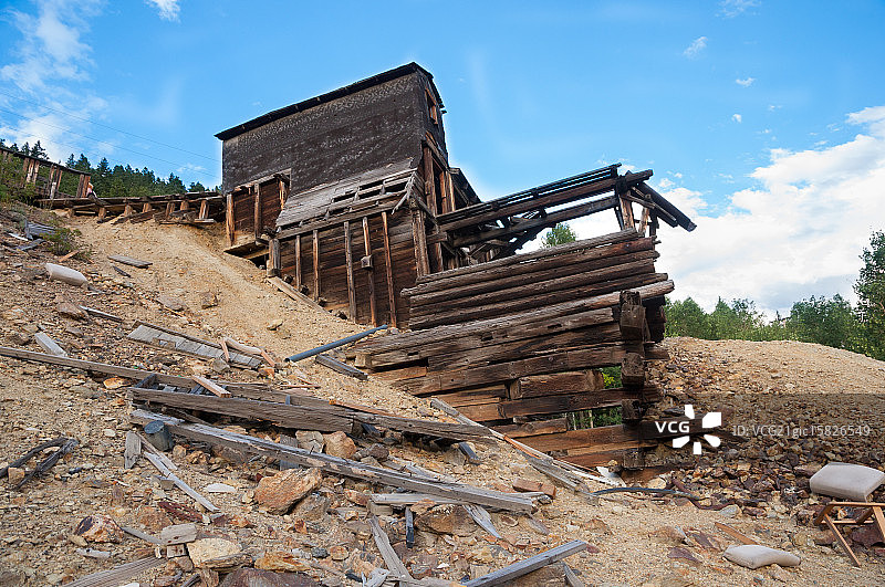 锻造山丘隧道矿石箱图片素材