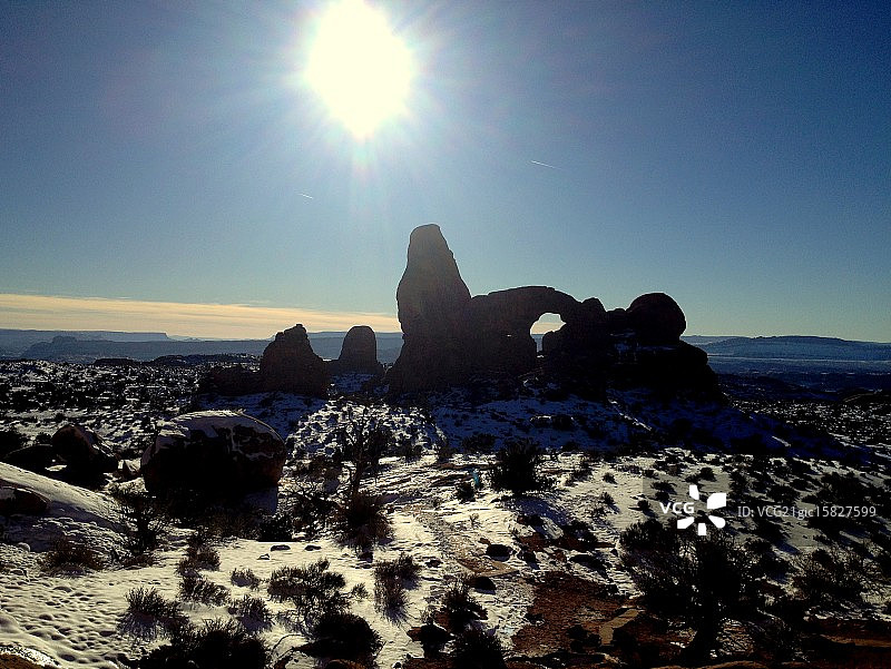 雪中拱门图片素材