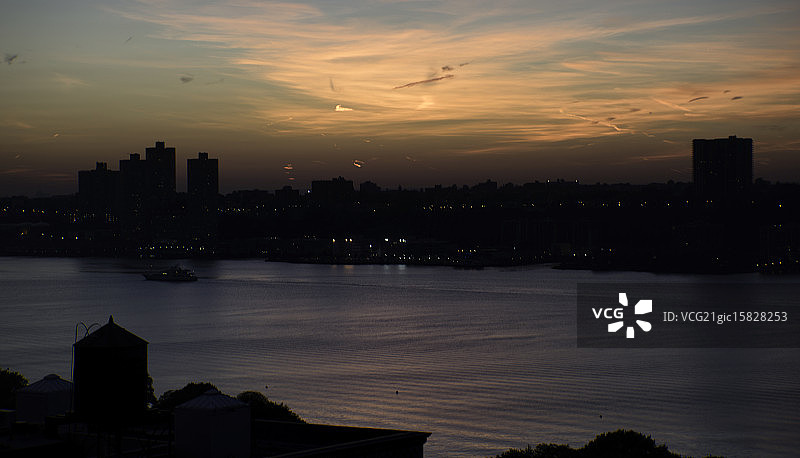 哈德逊河上的黄昏图片素材