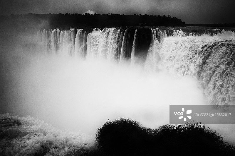 魔鬼咽喉图片素材