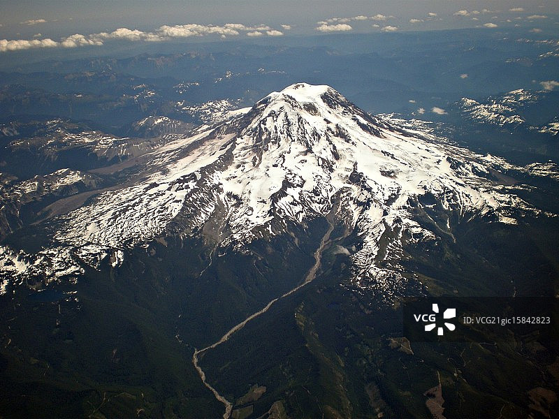 瑞尼尔山图片素材