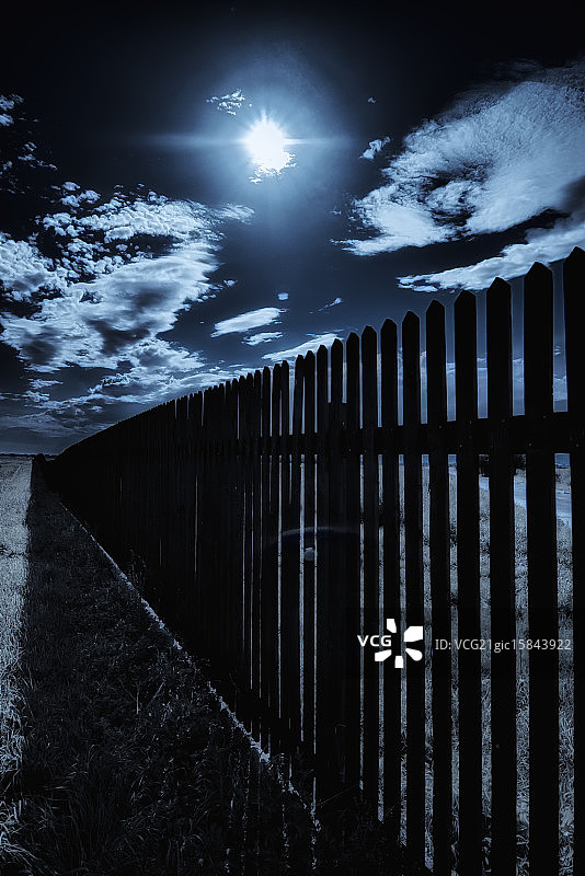 午夜阳光图片素材