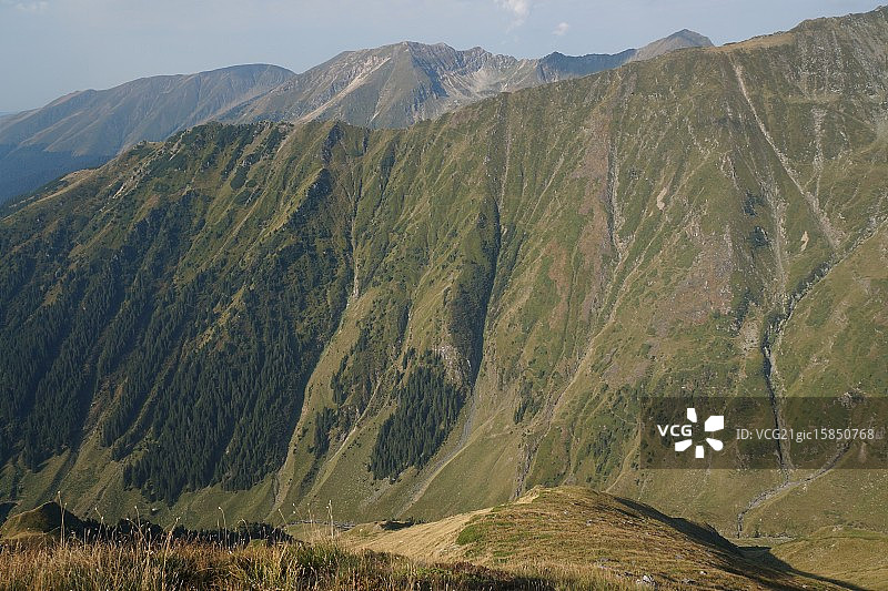 喀尔巴阡山脊与山谷图片素材