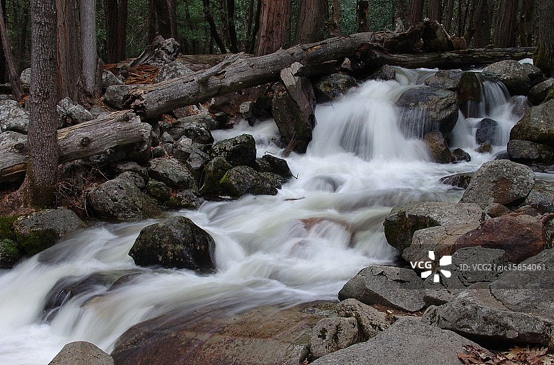 新娘面纱瀑布图片素材