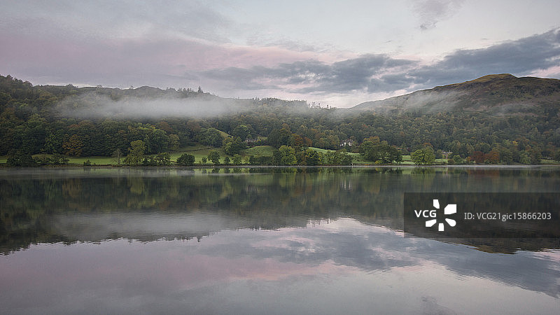 格拉斯米尔的清晨色彩图片素材