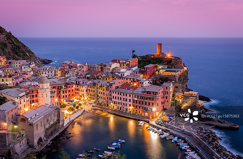 海阔天空的建筑物高角度视图图片素材