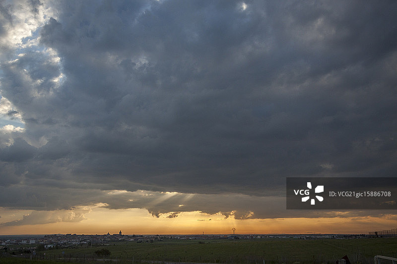 暴风雨下的罗德里戈城图片素材