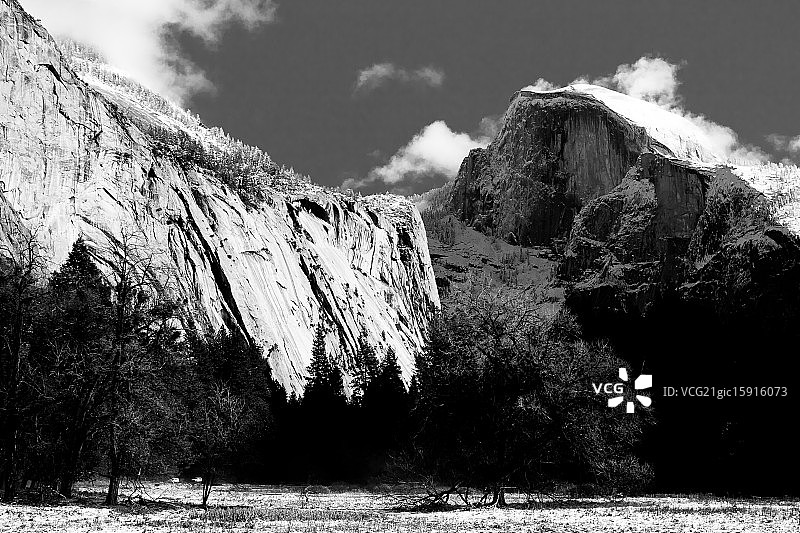 黑白半圆顶图片素材