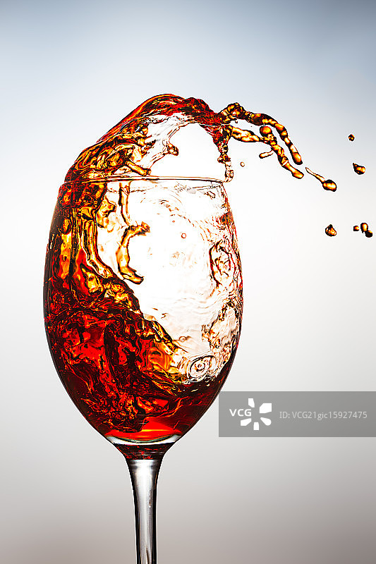 飞溅的葡萄酒图片素材