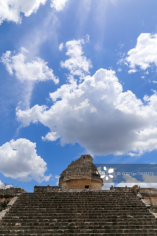 玛雅云彩和卡拉科尔图片素材