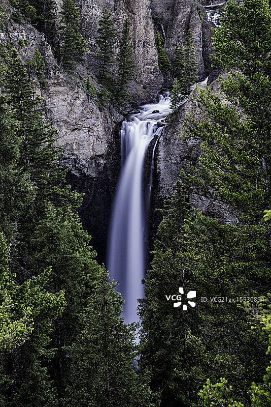 塔楼倒塌图片素材