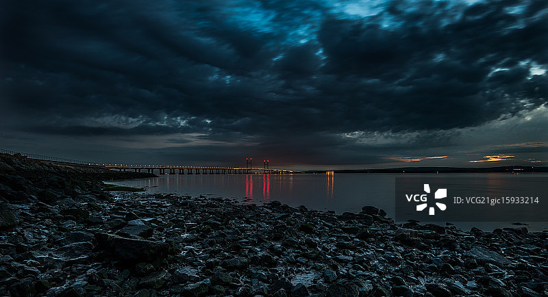 塞文河的傍晚倒影图片素材