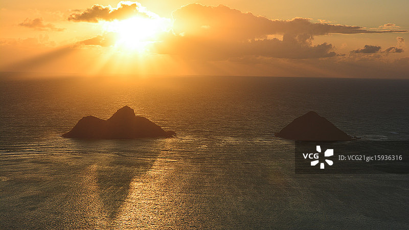美国夏威夷凯卢阿的日落双岛图片素材