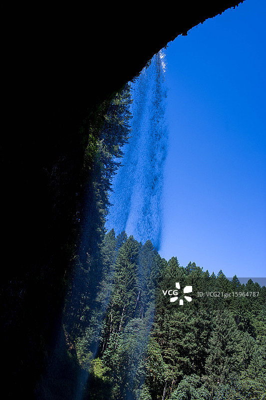 银色瀑布图片素材