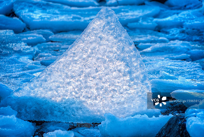 挪威海的冰三角形图片素材
