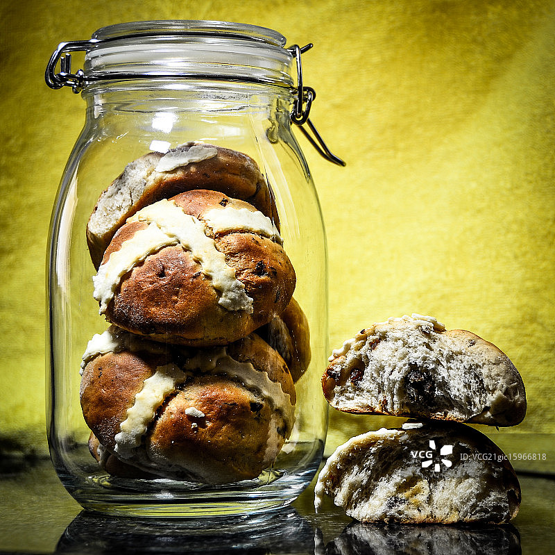 罐子里的面包图片素材