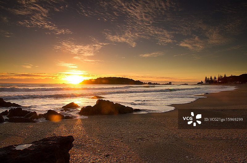 芒格努伊山主海滩日出图片素材