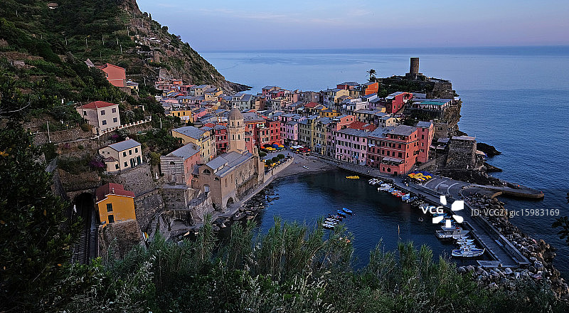 海阔天空的建筑物高角度视图图片素材
