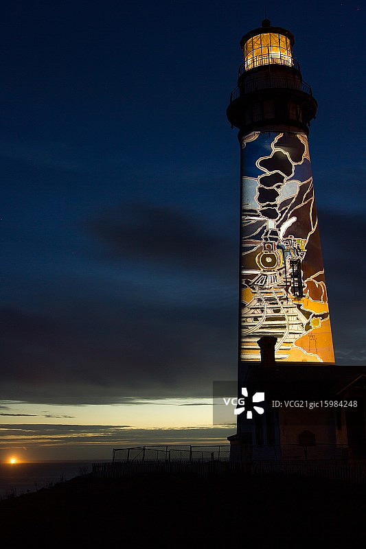 鸽子点灯塔图片素材