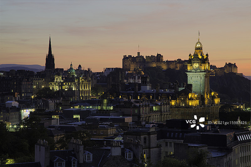 从卡尔顿山看爱丁堡城堡图片素材