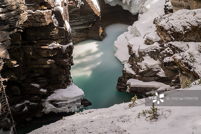 亚大巴斯卡河瀑布图片素材