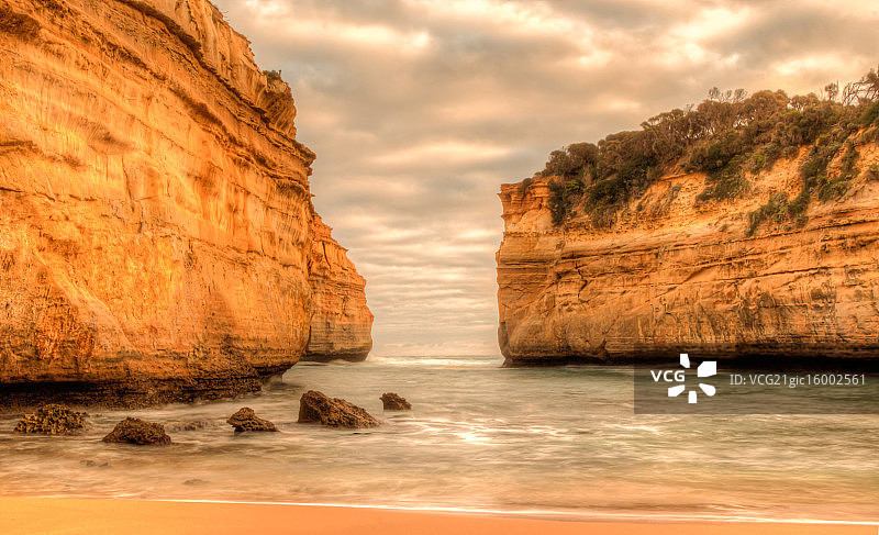 阿德峡谷湖图片素材