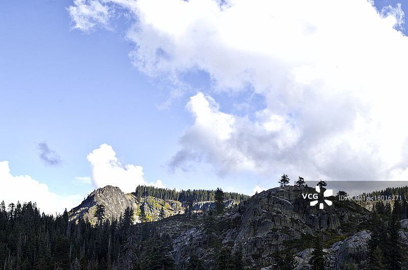 西班牙山峰图片素材