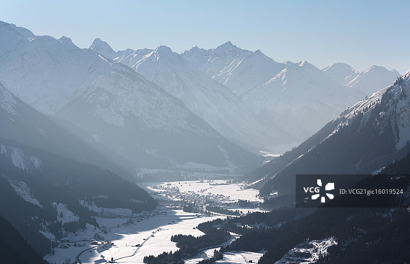蓝色群山图片素材