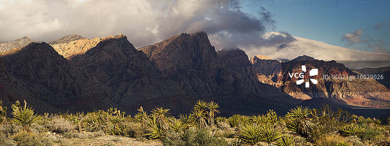 威尔逊山上酝酿的风暴图片素材