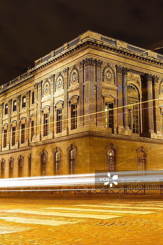 夜晚的佩罗柱廊图片素材