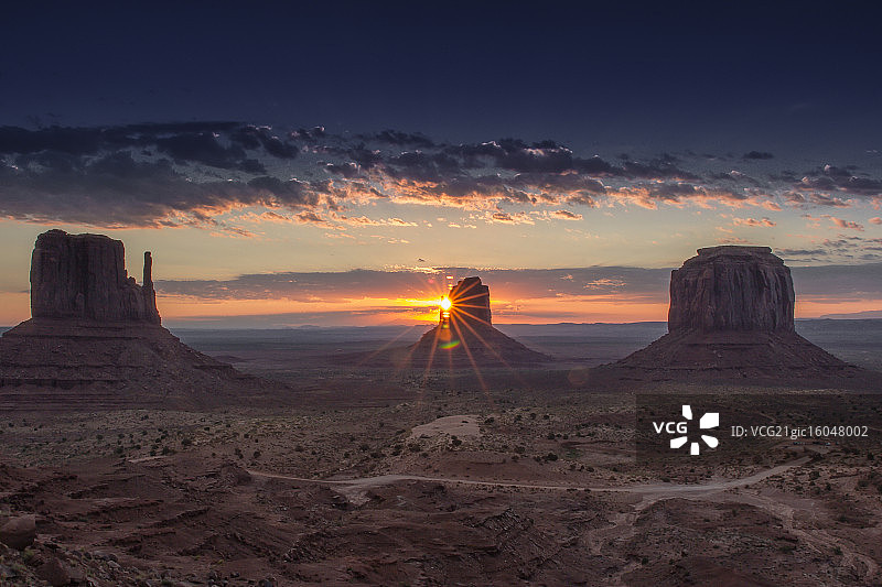 纪念碑谷日出图片素材